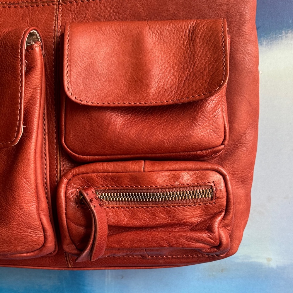 American Leather Co. Jordan Messenger Crossbody in the color Brandy - Picture 4 of 12